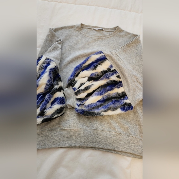 ZARA Fur Sleeve Sweatshirt Size S - Picture 6 of 8
